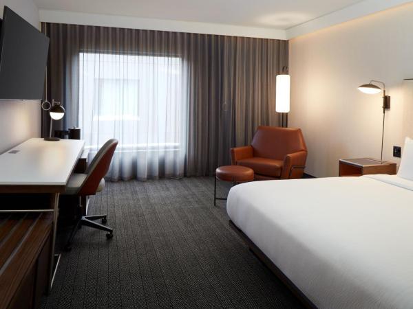 Courtyard by Marriott Montreal Midtown : photo 3 de la chambre chambre lit king-size
