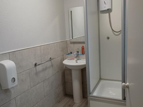 Westgate Hotel : photo 4 de la chambre chambre simple avec salle de bains privative