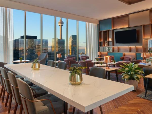 Sheraton Centre Toronto Hotel : photo 4 de la chambre chambre lit queen-size premium avec accès au salon club