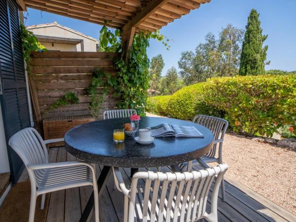 Résidence Casarina : photo 5 de la chambre appartement - vue sur jardin