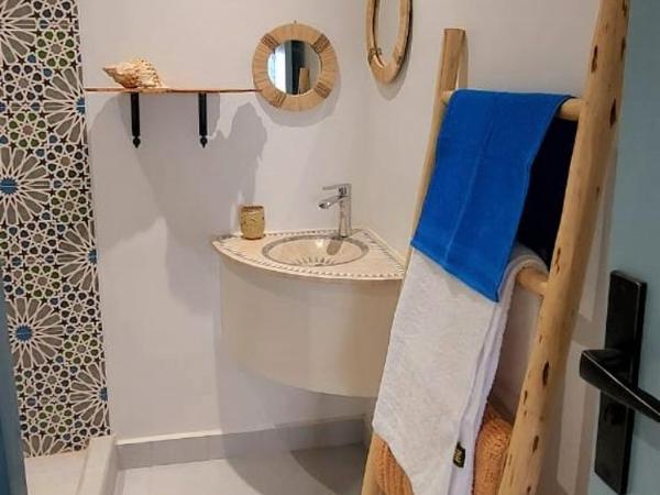 CASA ZOUINA : photo 7 de la chambre chambre double avec salle de bains privative