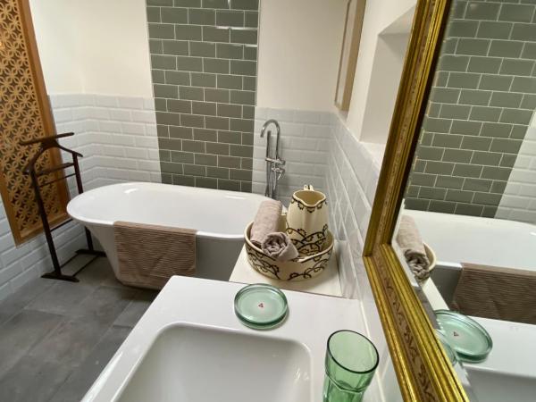 Dar Aminya - Chambres d'hôtes : photo 6 de la chambre chambre double avec salle de bains privative