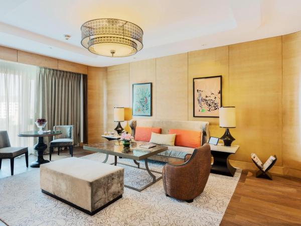 ITC Grand Chola, a Luxury Collection Hotel, Chennai : photo 6 de la chambre suite chola, 1 chambre, lit king-size, vue sur ville, aile nord