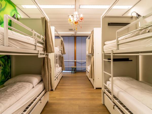 Hostelle - women only hostel Amsterdam : photo 4 de la chambre lit dans dortoir pour femmes de 8 lits