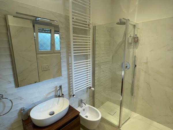 B&B San Luca : photo 8 de la chambre chambre double avec salle de bains privative