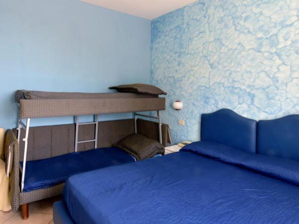 Hotel L'Approdo : photo 3 de la chambre chambre quadruple - vue sur mer