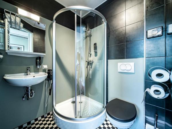 Hotel Atlantis Amsterdam : photo 1 de la chambre chambre lits jumeaux avec balcon