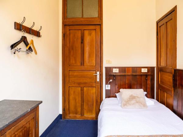 Guesthouse PoortAckere Ghent : photo 5 de la chambre chambre simple Économique avec salle de bains commune
