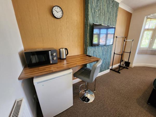 Solihull Shared House : photo 6 de la chambre chambre double avec salle de bains commune