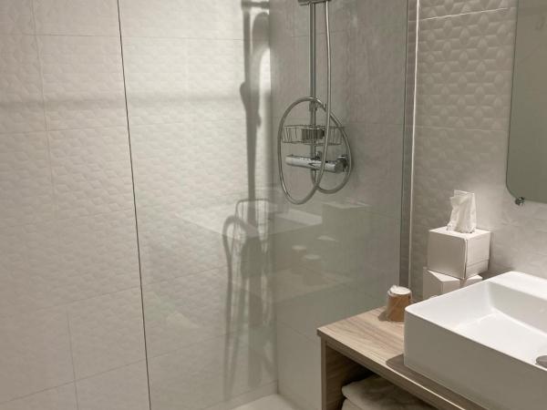 Hôtel Saint-Clair, côté Plage : photo 9 de la chambre suite - côté plage