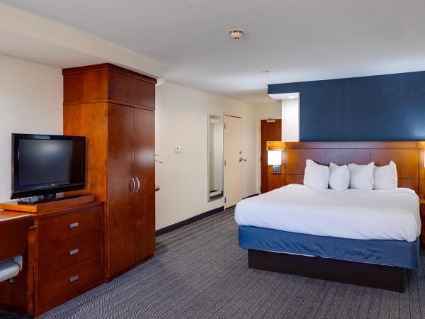 Courtyard by Marriott Oklahoma City North/Quail Springs : photo 9 de la chambre chambre lit king-size avec canapé-lit