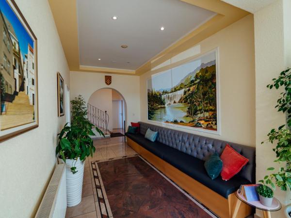 Guesthouse Villa Diana : photo 8 de la chambre chambre double