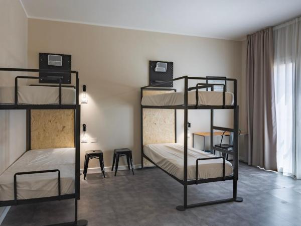 Piccolo Catalunya Hostel : photo 9 de la chambre lit dans dortoir mixte de 6 lits