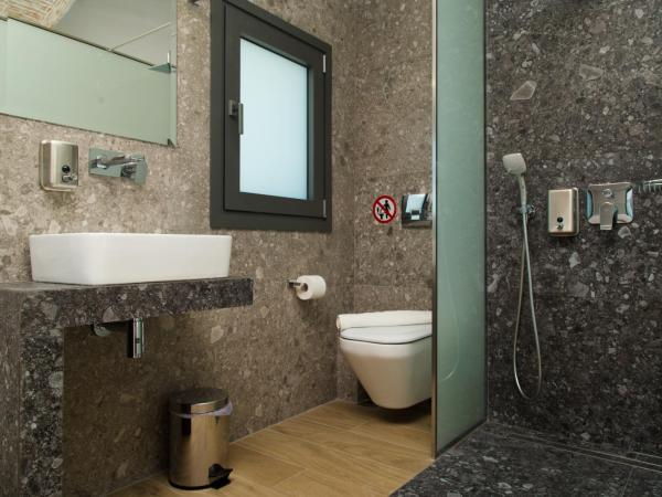 The Victoria Lefkada : photo 7 de la chambre chambre triple standard