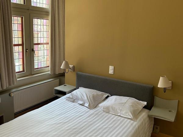 Hotel Salvators : photo 2 de la chambre chambre lit queen-size confort - vue sur cathédrale