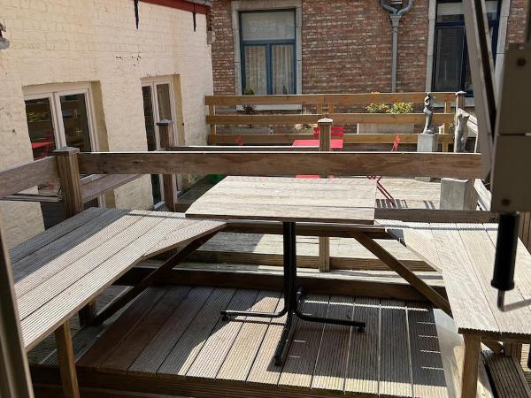 Hotel Salvators : photo 3 de la chambre chambre lit queen-size confort avec terrasse et climatisation