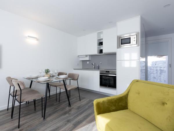 Dona Emília Guest House & Studio Apartment Building : photo 1 de la chambre appartement 2 chambres