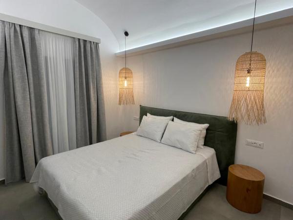 Galatia Villas : photo 2 de la chambre chambre double avec jacuzzi extérieur