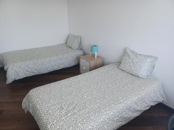 Oporto Sea Rooms : photo 4 de la chambre chambre lits jumeaux avec salle de bains commune