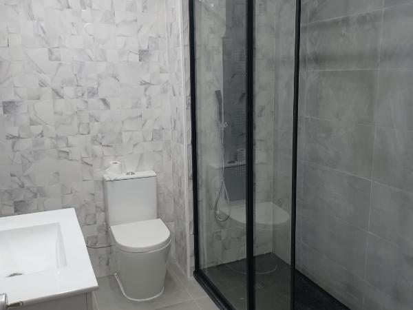 Oporto Sea Rooms : photo 3 de la chambre chambre double avec salle de bains privative