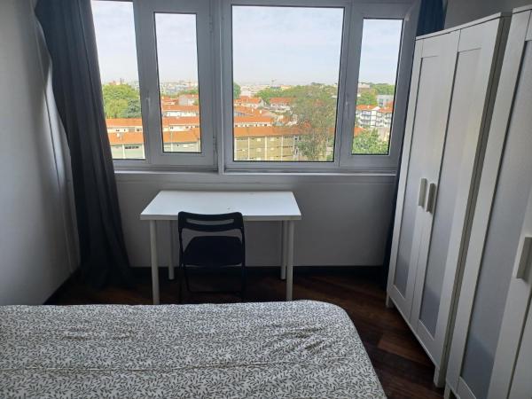 Oporto Sea Rooms : photo 10 de la chambre chambre lits jumeaux avec salle de bains commune