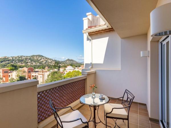 Denia Marriott La Sella Golf Resort & Spa : photo 5 de la chambre standard king suite with sofa bed, balcony and inland view