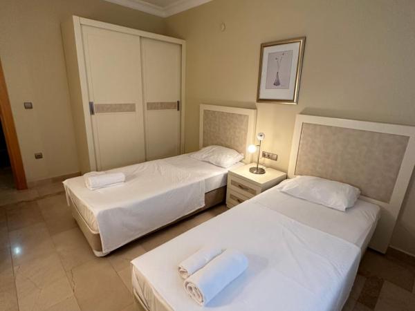 Alanya gold city hotel main building 3 bedroom apartment : photo 6 de la chambre appartement - vue sur mer