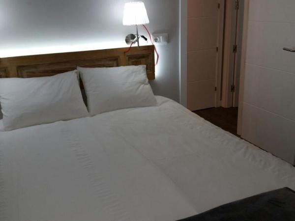 diezmadrid : photo 1 de la chambre chambre double avec salle de bains privative