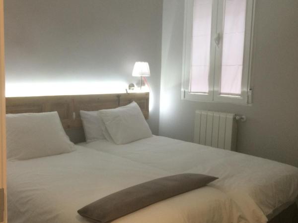 diezmadrid : photo 9 de la chambre chambre double avec salle de bains privative