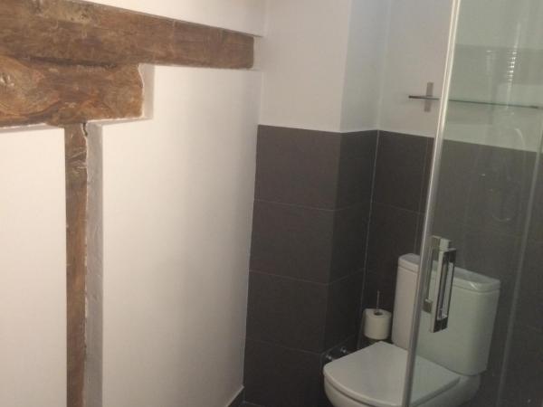 diezmadrid : photo 6 de la chambre chambre double ou lits jumeaux avec salle de bains commune