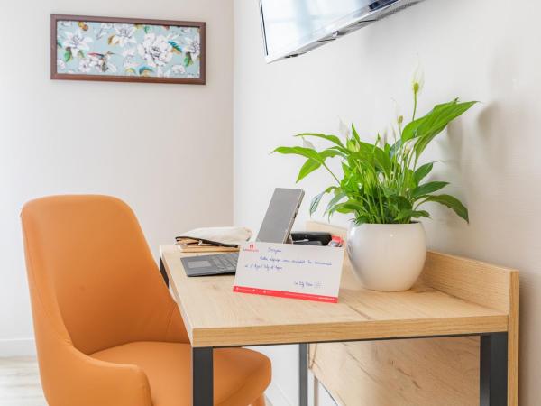 Appart'City Confort Agen Centre : photo 3 de la chambre studio lits jumeaux