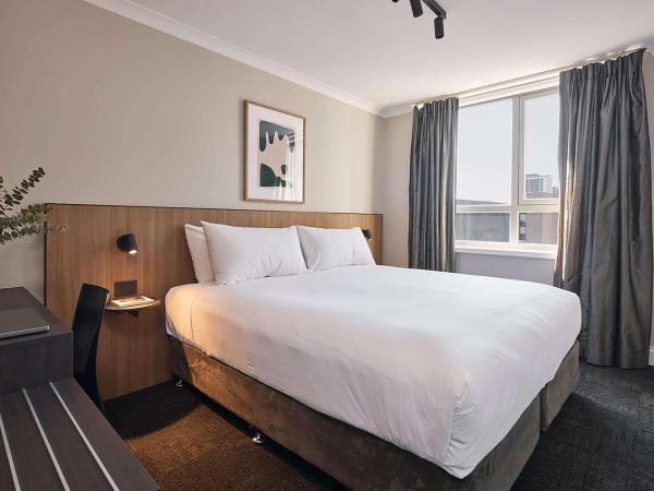 Pensione Hotel Perth : photo 1 de la chambre petite chambre lit king-size