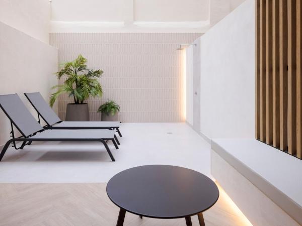 Blanq Ruzafa : photo 3 de la chambre chambre double ou lits jumeaux supérieure