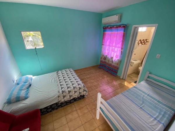 Sol'Lar Pousada & Hostel : photo 2 de la chambre chambre triple avec salle de bains