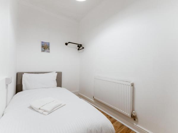 Great Rooms in Stepney Green Station - 12 : photo 2 de la chambre chambre simple avec salle de bains commune