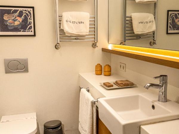 GALATA M84 : photo 10 de la chambre suite avec terrasse 