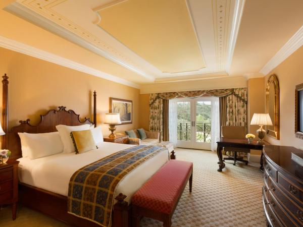 Fairmont Grand Del Mar : photo 9 de la chambre chambre lit king-size fairmont - vue sur complexe