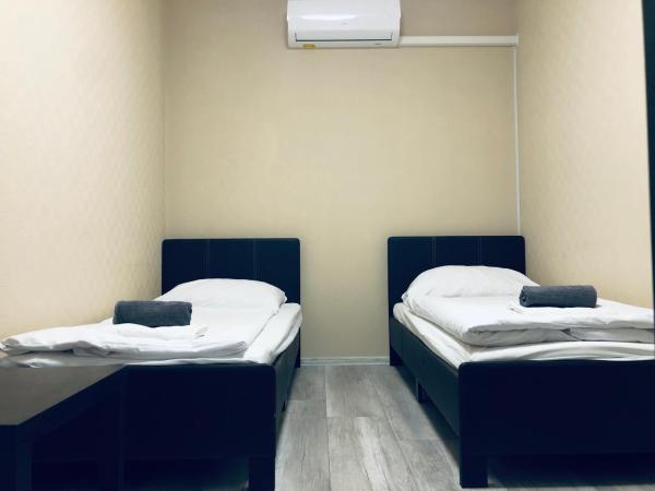 Végvári Hotel Eger : photo 3 de la chambre chambre double avec salle de bains privative extérieure