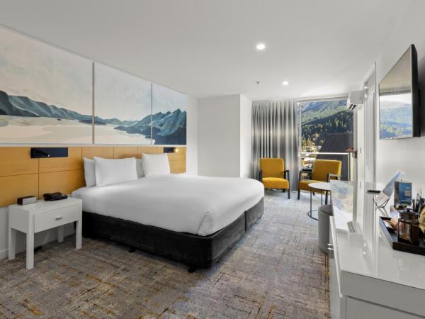 Scenic Suites Queenstown : photo 2 de la chambre superior room split king lake view