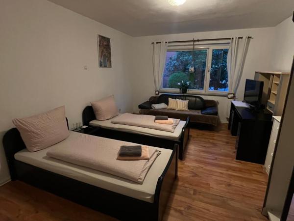 Zimmer in Köln : photo 1 de la chambre chambre double avec salle de bains privative