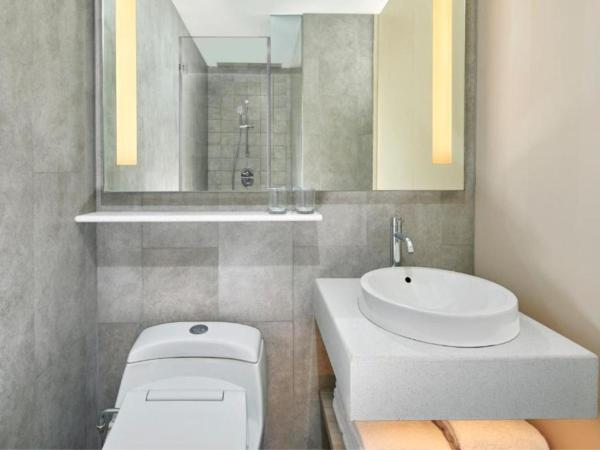 Four Points by Sheraton Surabaya, Pakuwon Indah : photo 3 de la chambre chambre lit king-size deluxe