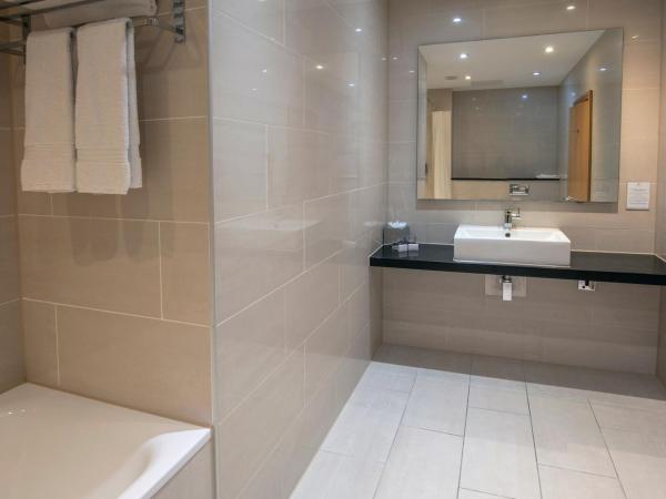 The Crown London, WorldHotels Distinctive : photo 8 de la chambre chambre familiale exécutive