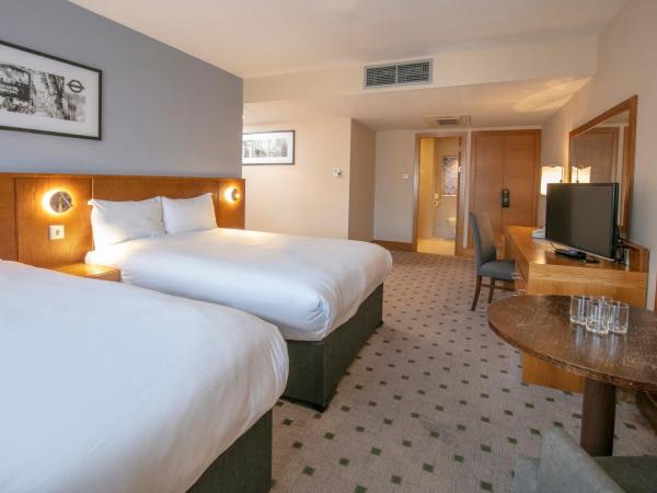 The Crown London, WorldHotels Distinctive : photo 8 de la chambre chambre deluxe avec 2 lits doubles