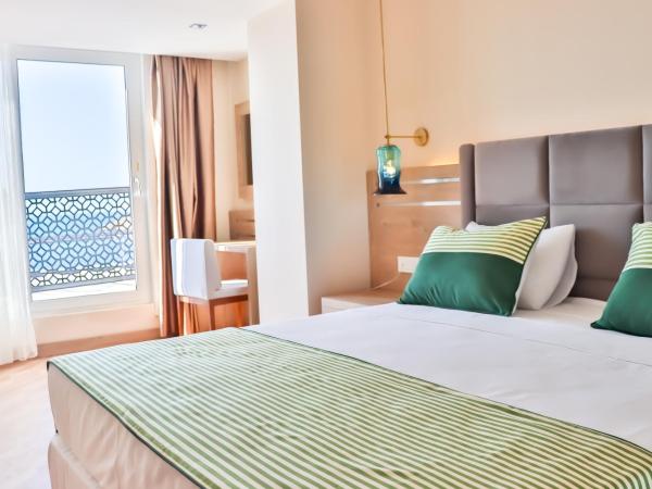 THE SİGN DEGİRMEN OTEL : photo 2 de la chambre suite lit king-size - vue sur mer