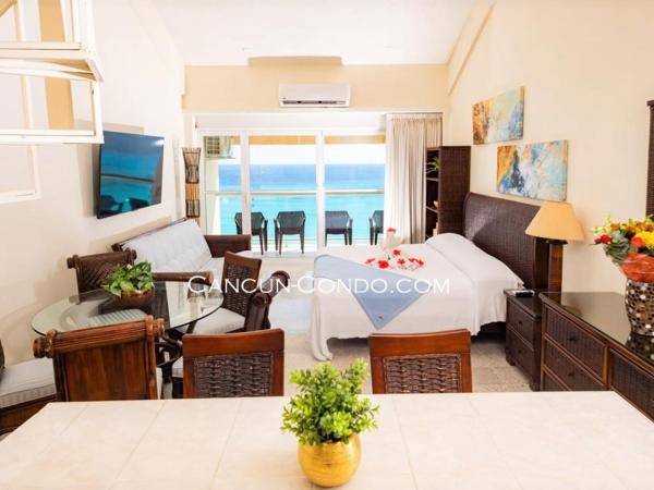2 Story Oceanfront Penthouses on Cancun Beach! : photo 2 de la chambre penthouse