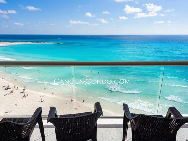 2 Story Oceanfront Penthouses on Cancun Beach! : photo 1 de la chambre penthouse