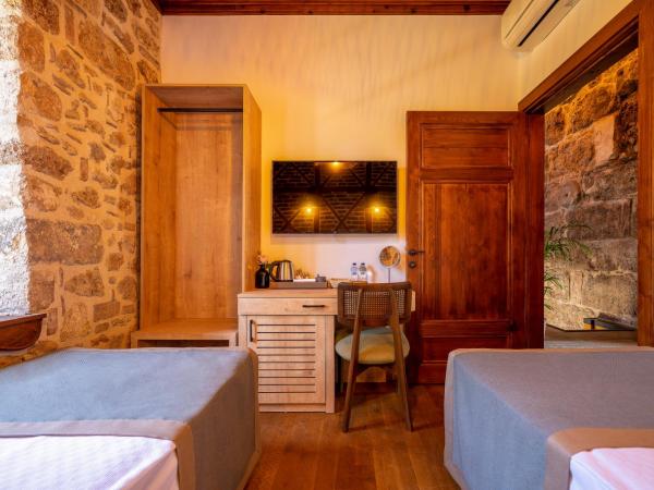 Route Hotel Kaleici - Adult Only (12+) : photo 7 de la chambre suite deluxe avec lit king-size