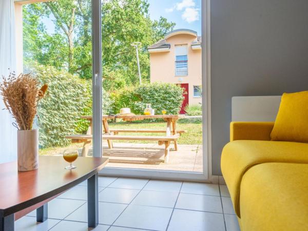 Zenitude Hôtel-Résidences Nantes - La Beaujoire : photo 8 de la chambre appartement 2 chambres