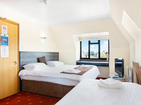 The Brent Hotel - London - Wembley : photo 4 de la chambre chambre familiale deluxe