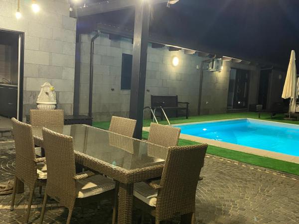 Lux House : photo 8 de la chambre appartement - vue sur piscine 